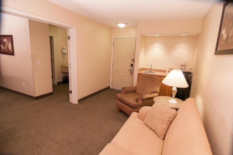 호텔 Red Roof Inn & Suites Pensacola East Milton