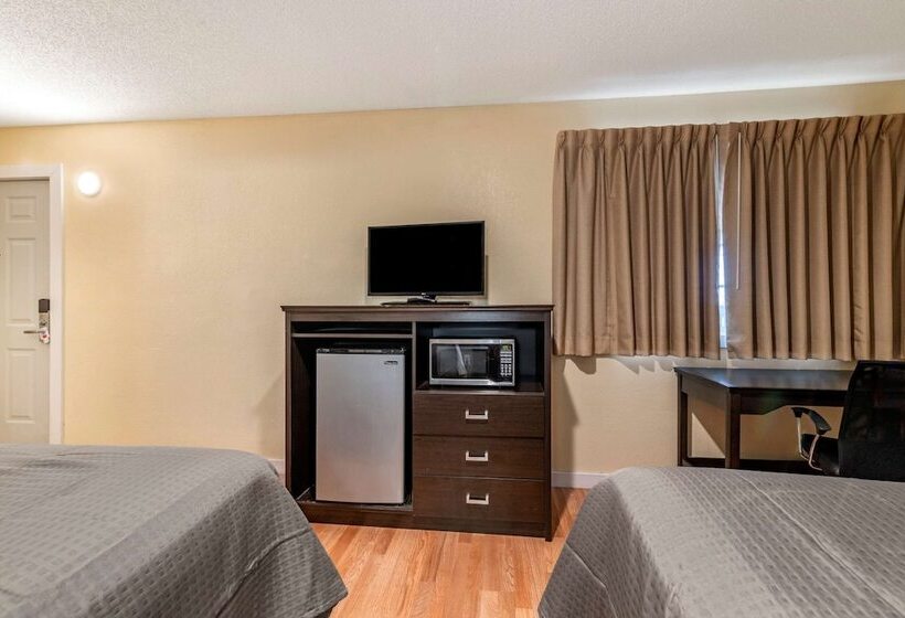 호텔 Rodeway Inn Lake George Outlets