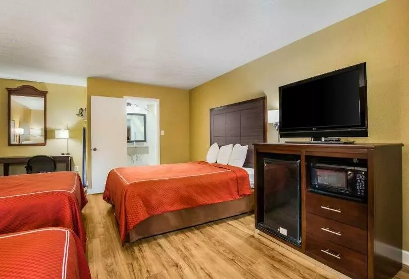 فندق Rodeway Inn