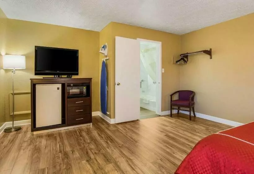 فندق Rodeway Inn