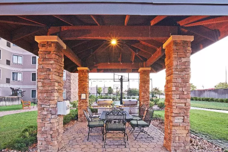 호텔 Staybridge Suites Tulsa Woodland Hills, An Ihg