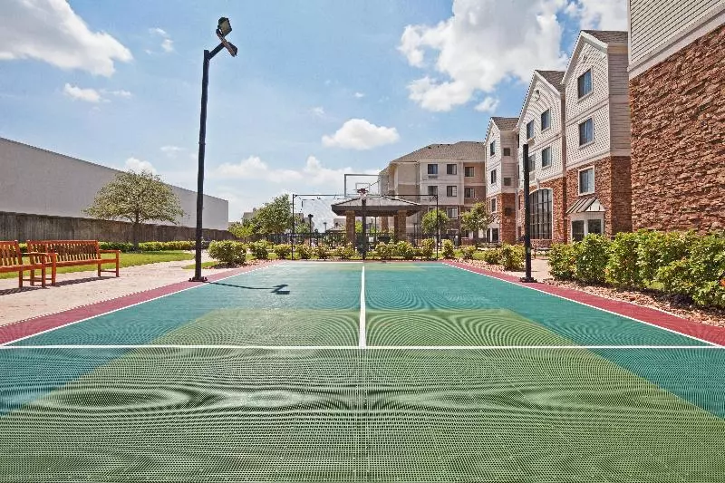 호텔 Staybridge Suites Tulsa Woodland Hills, An Ihg