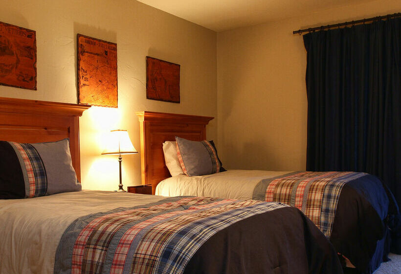 هتل Storm Meadows Townhomes