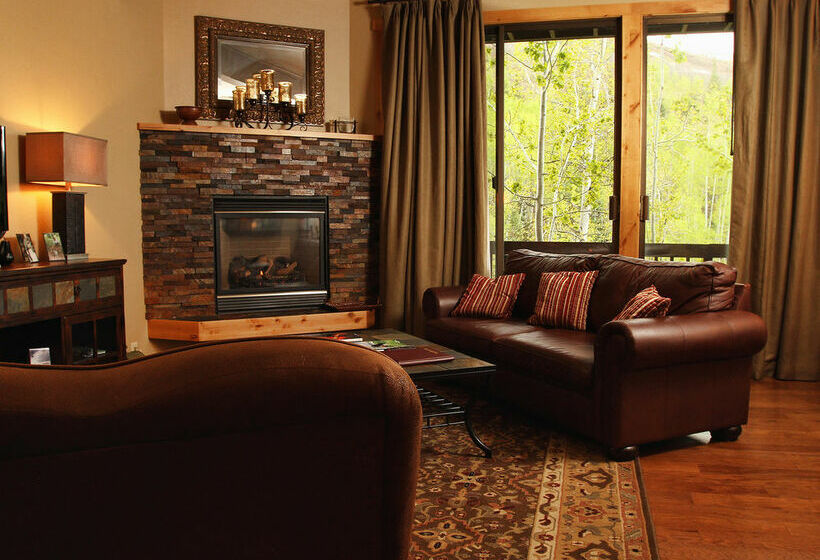 هتل Storm Meadows Townhomes