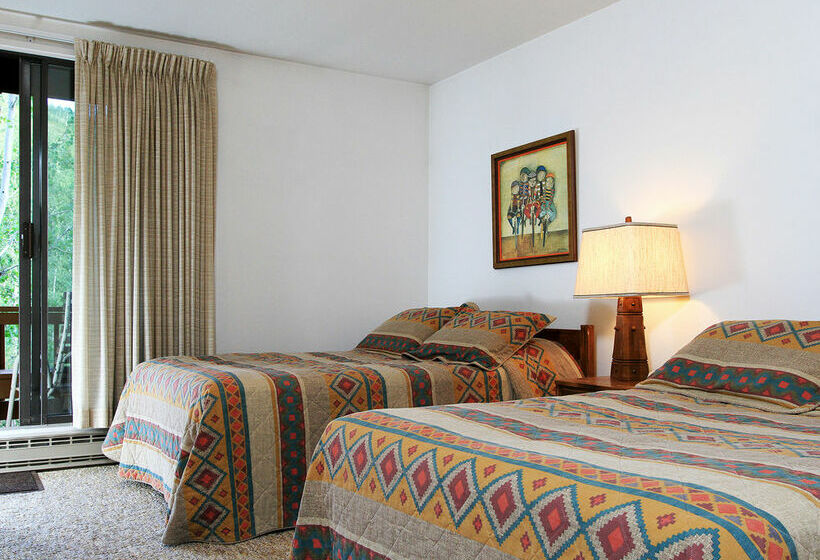 هتل Storm Meadows Townhomes