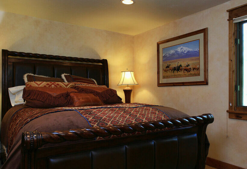 هتل Storm Meadows Townhomes