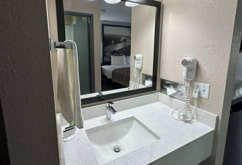 هتل Super 8 By Wyndham Green Bay I43 Bus. Park