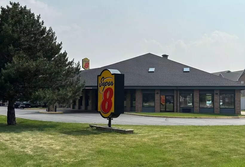 هتل Super 8 By Wyndham Green Bay I43 Bus. Park