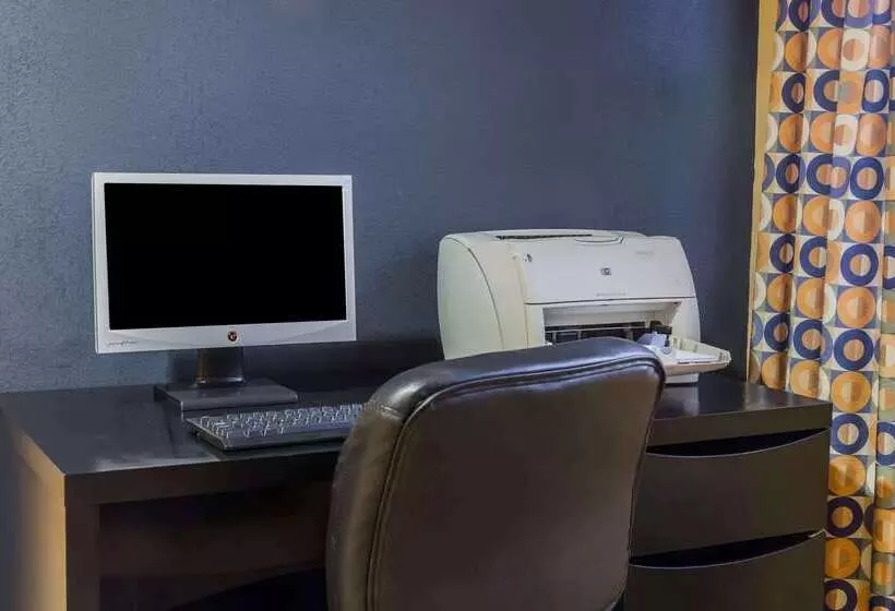 Microtel Inn & Suites By Wyndham Hillsborough