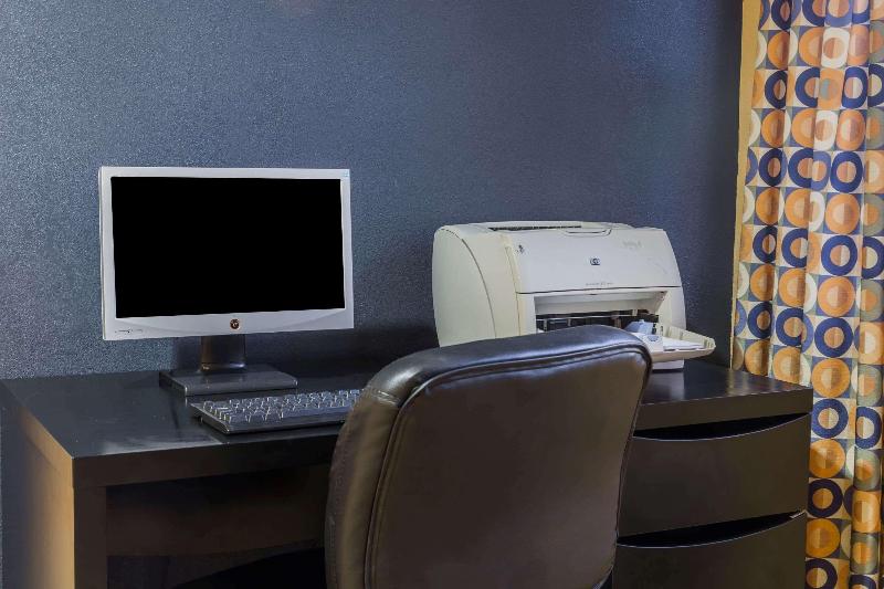 Microtel Inn & Suites By Wyndham Hillsborough