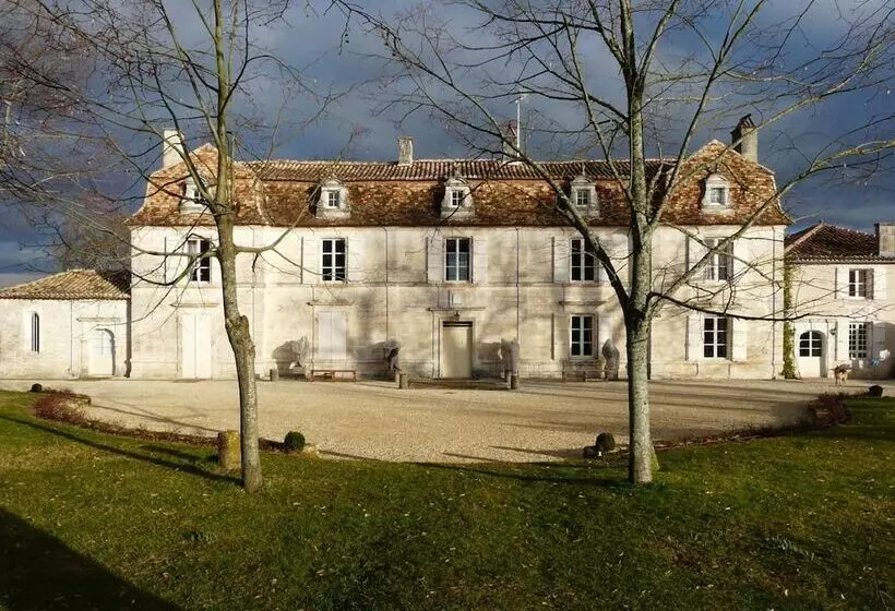 Aamiaismajoitus (B&B) Château Manoir De La Lèche
