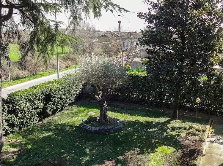 مسافرخانه Florentia