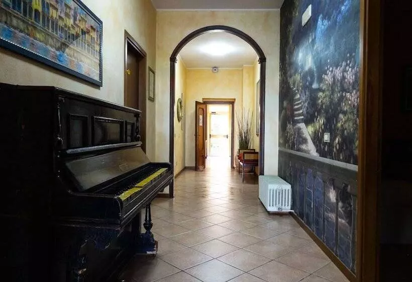 مسافرخانه Florentia