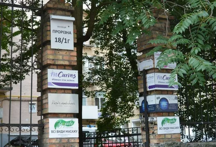 Hostel Golden Gates