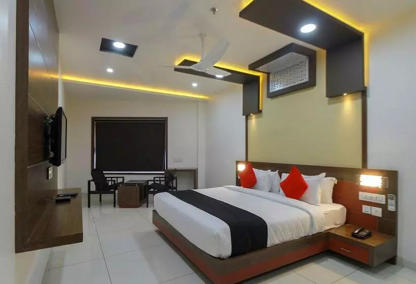 ホテル Capital O 29700 Le Moshe Inn