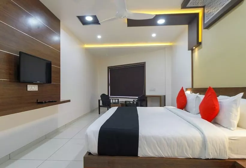 ホテル Capital O 29700 Le Moshe Inn