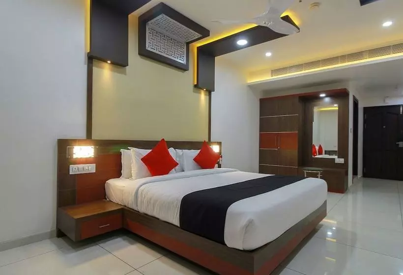 ホテル Capital O 29700 Le Moshe Inn