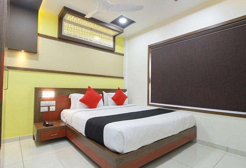 호텔 Capital O 29700 Le Moshe Inn