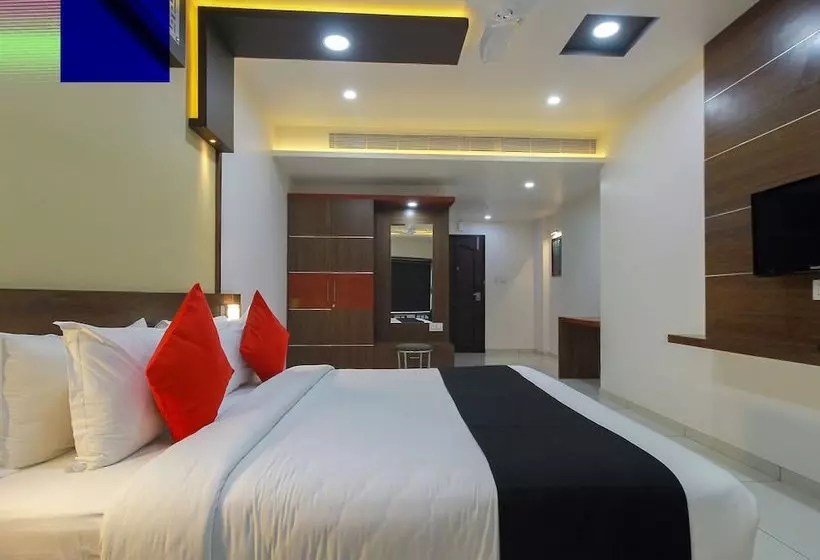 ホテル Capital O 29700 Le Moshe Inn