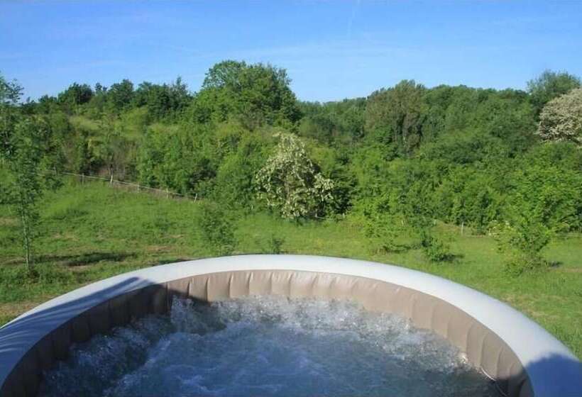 ホテル Nébuleuse