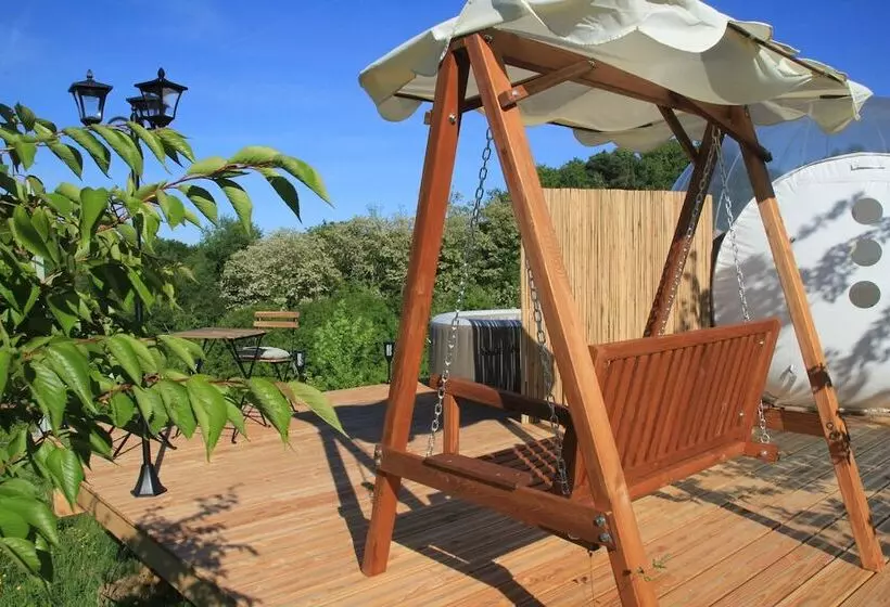 Hotelli Nébuleuse
