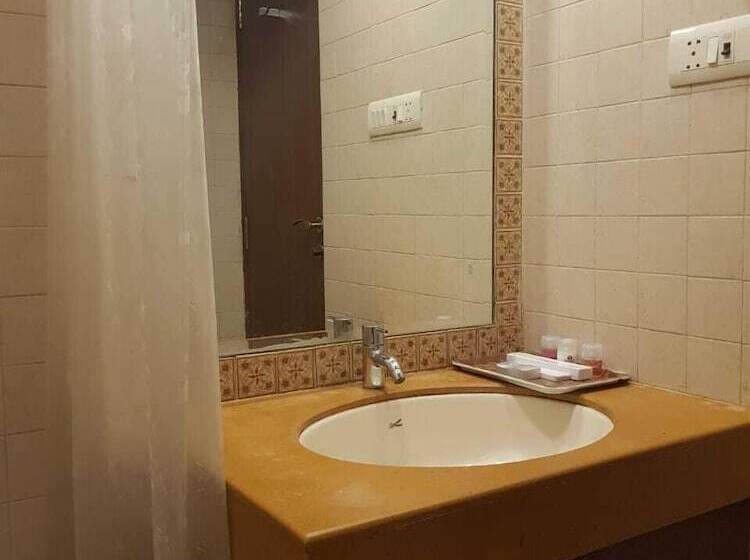 Sai Palace Hotel & Gardens Mira Road