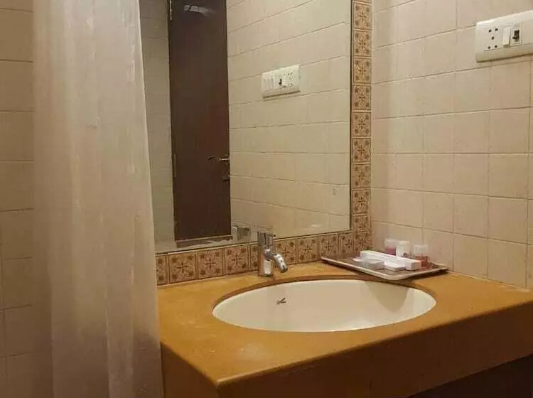 Sai Palace Hotel & Gardens Mira Road