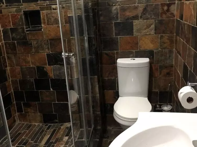 Hotelli Spendpenny Guest Farm