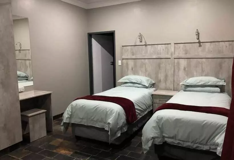 Hotelli Spendpenny Guest Farm