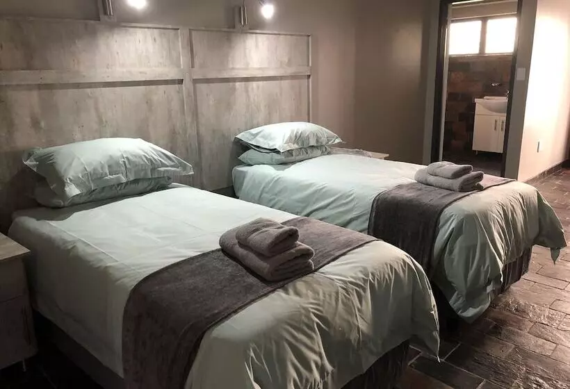 Hotelli Spendpenny Guest Farm