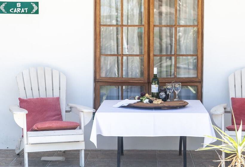 פנסיון Blue Diamond Lodge & Spa