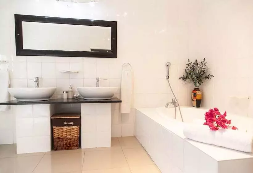 Majatalo Blue Diamond Lodge & Spa