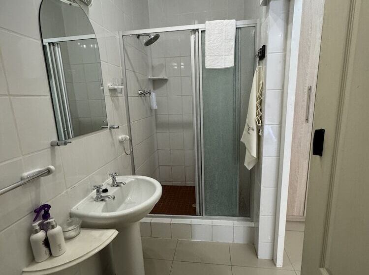 פנסיון Blue Diamond Lodge & Spa