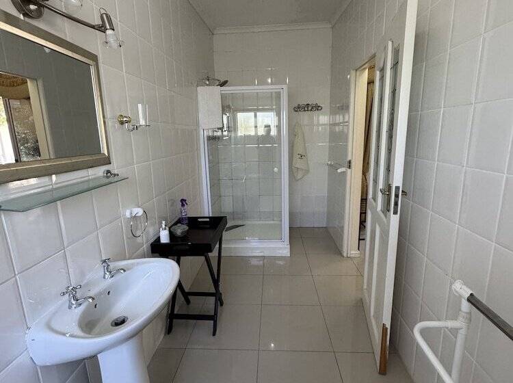 פנסיון Blue Diamond Lodge & Spa