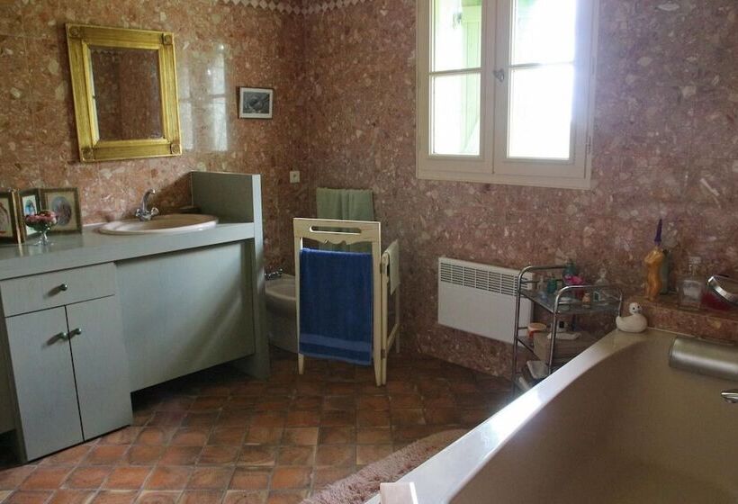 بنسيون Chez Claire