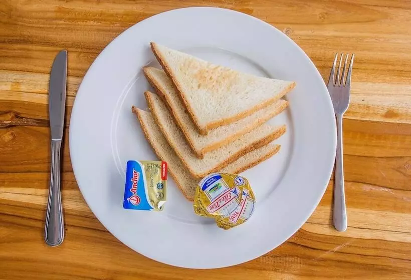 Majatalo Maha Guru Huts