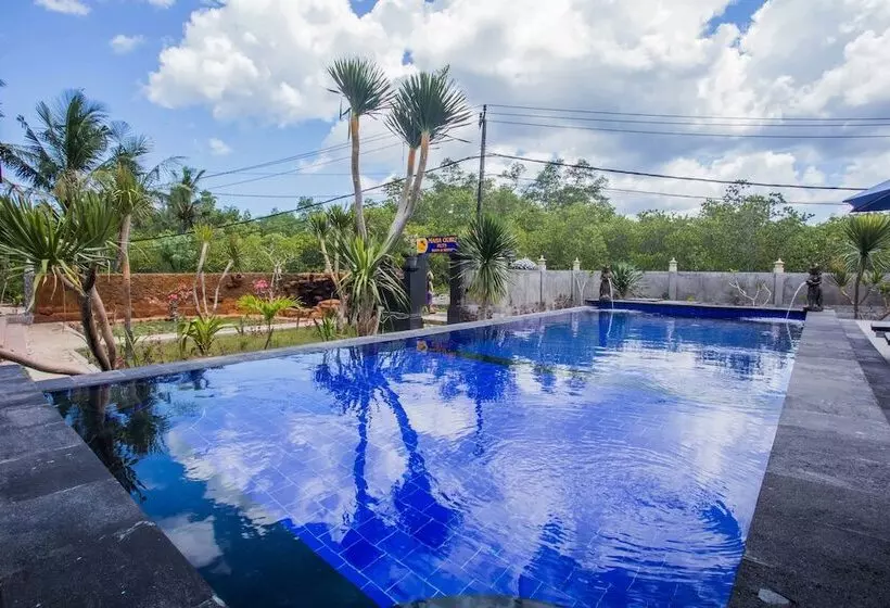 Majatalo Maha Guru Huts