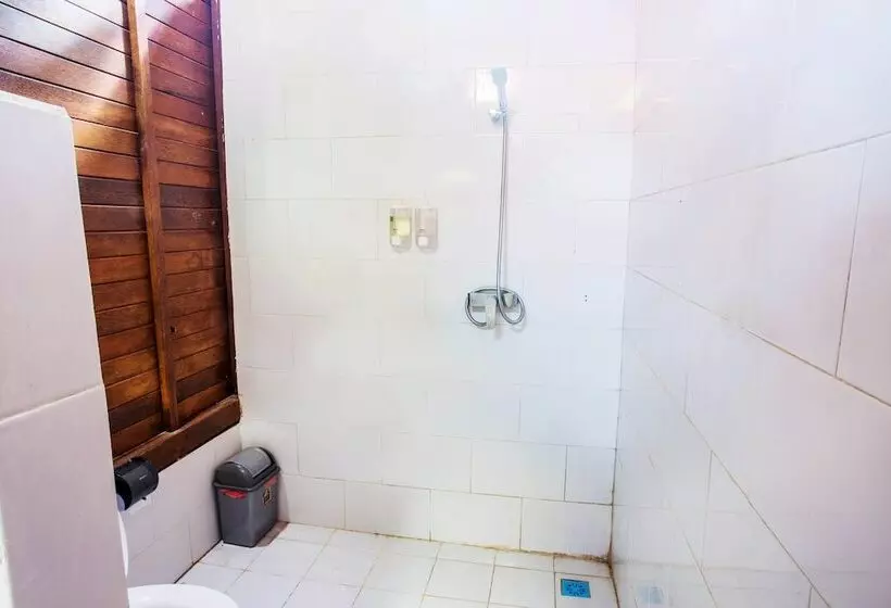 Majatalo Maha Guru Huts