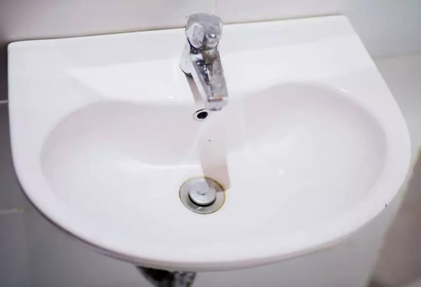 Majatalo Maha Guru Huts