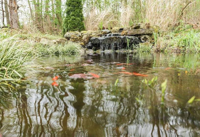 مبيت وإفطار The Royal Manor Inn