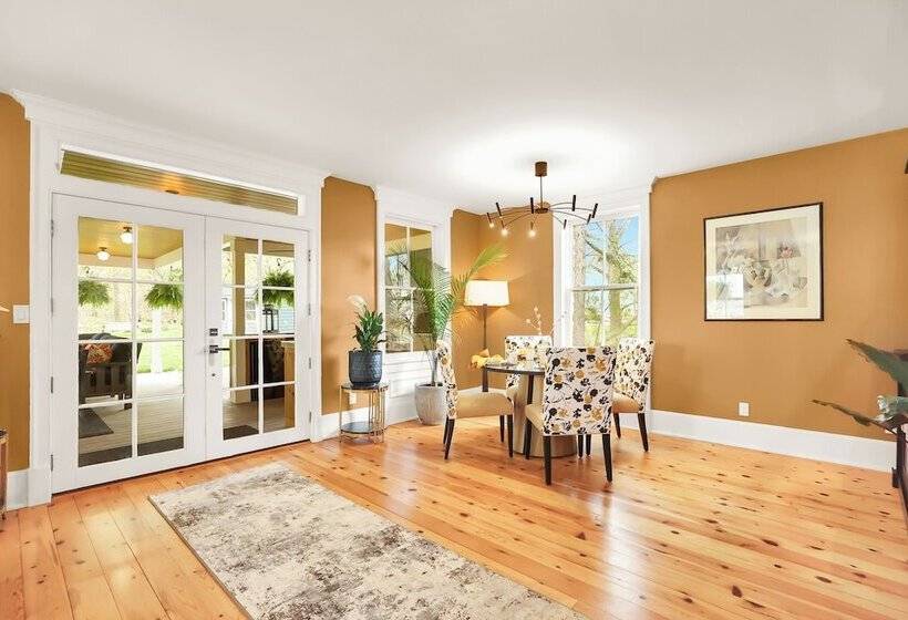 مبيت وإفطار The Royal Manor Inn