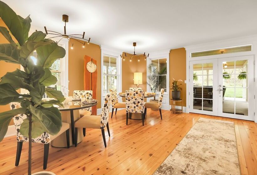 مبيت وإفطار The Royal Manor Inn