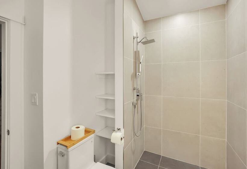 مبيت وإفطار The Royal Manor Inn