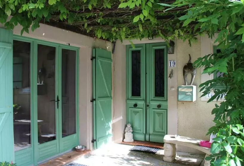 Aamiaismajoitus (B&B) Le Chat Botté   Vankantiehuis In Languedoc Roussillion