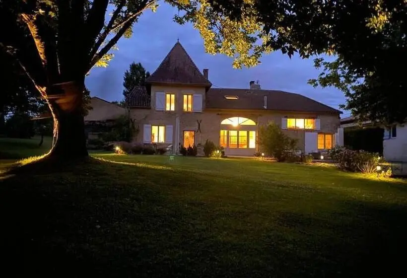 ベッドアンドブレックファースト Maison Des Quatre Saisons