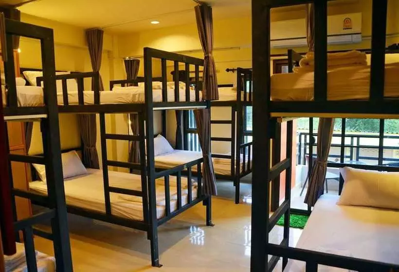 Chang Hostel