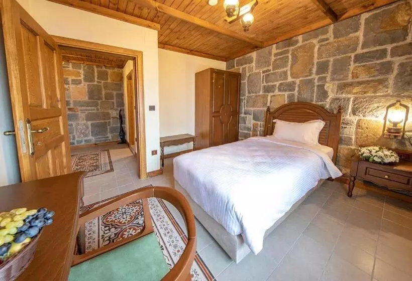 Foleya Mountain Resort Hotel & Villas