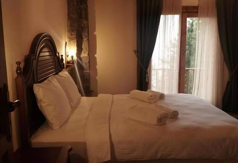 Foleya Mountain Resort Hotel & Villas