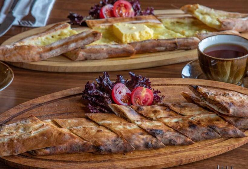 Foleya Mountain Resort Hotel & Villas