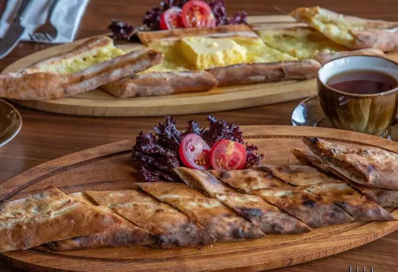 Foleya Mountain Resort Hotel & Villas